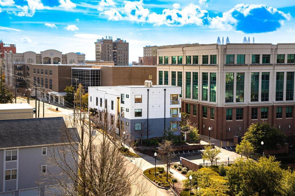 The Hive 302 King With Balcony Hotel Wilmington Exterior photo
